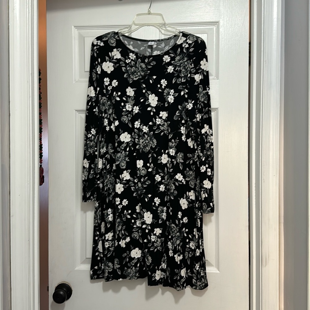 Old Navy floral print dress